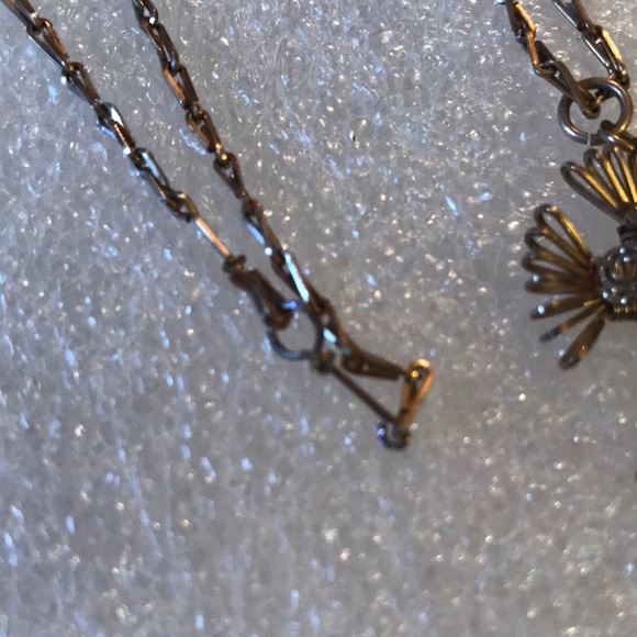 Antique gold 9k wire cross necklace - Picture 3 of 4